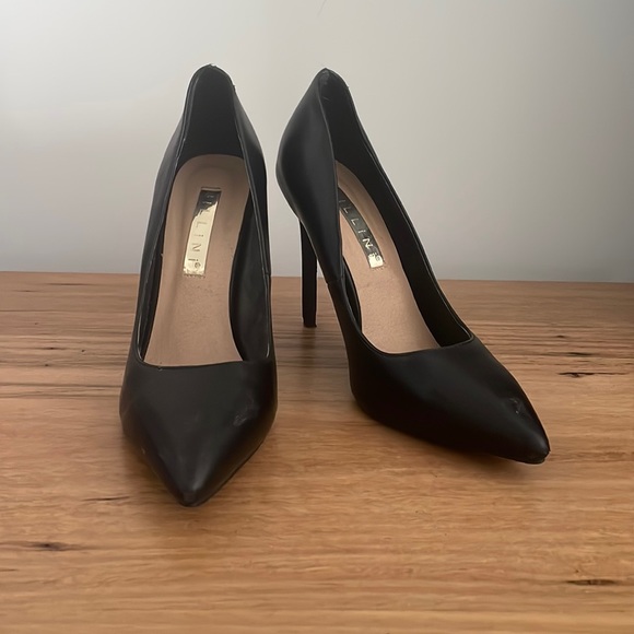 Billini Shoes - Billini Black Pumps Size 9